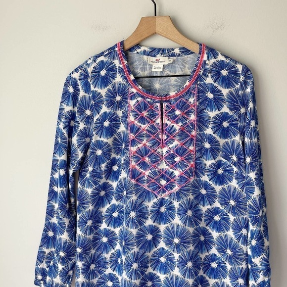 Vineyard Vines Women's Blue Pattern Embroidery Tunic Size XS - Picture 2 of 4